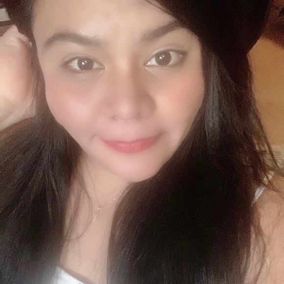 Meet your Posher, Alanis - Picture 3 of 4